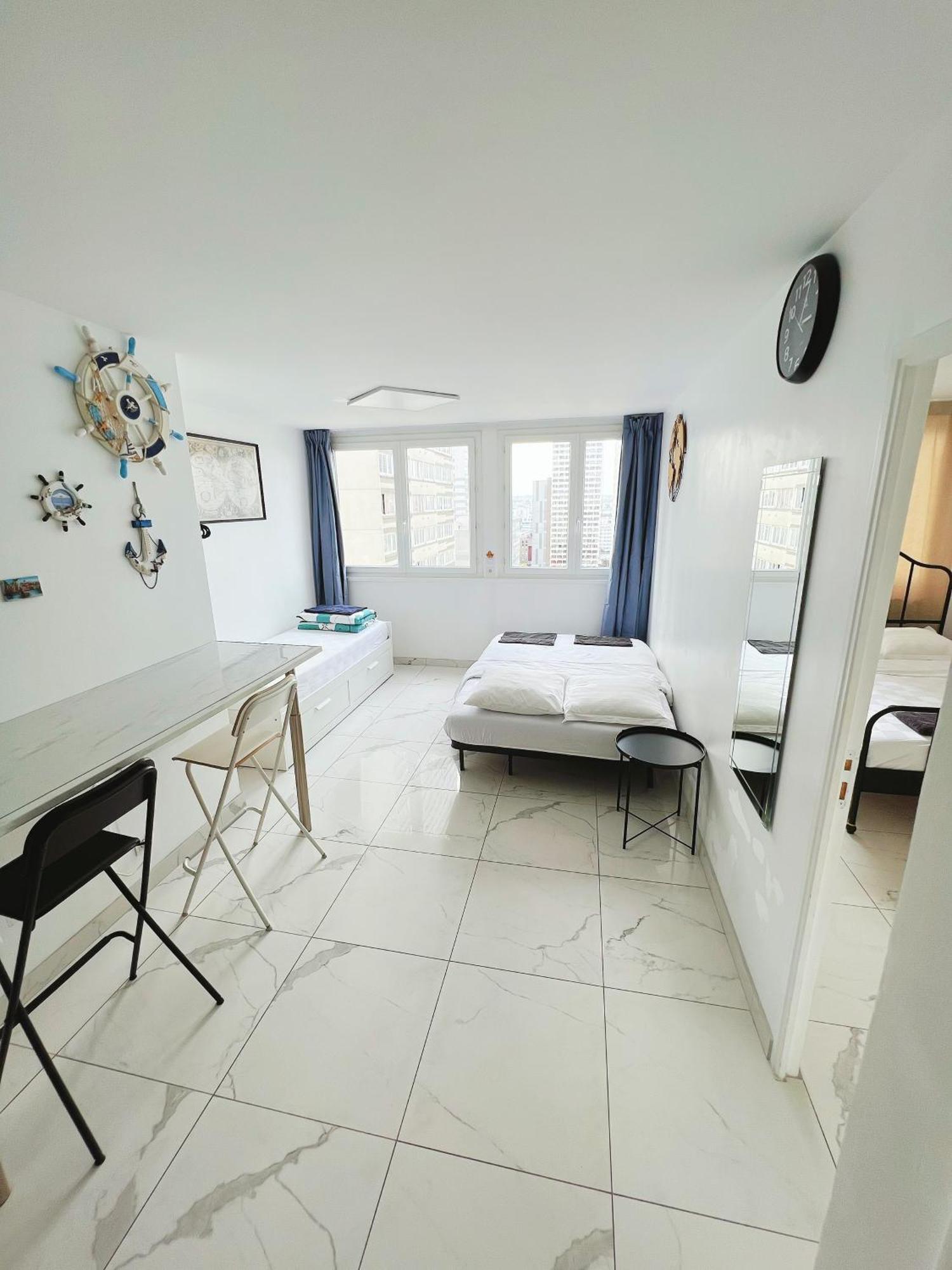 פריז Apartment Near Subway And Supermarket מראה חיצוני תמונה