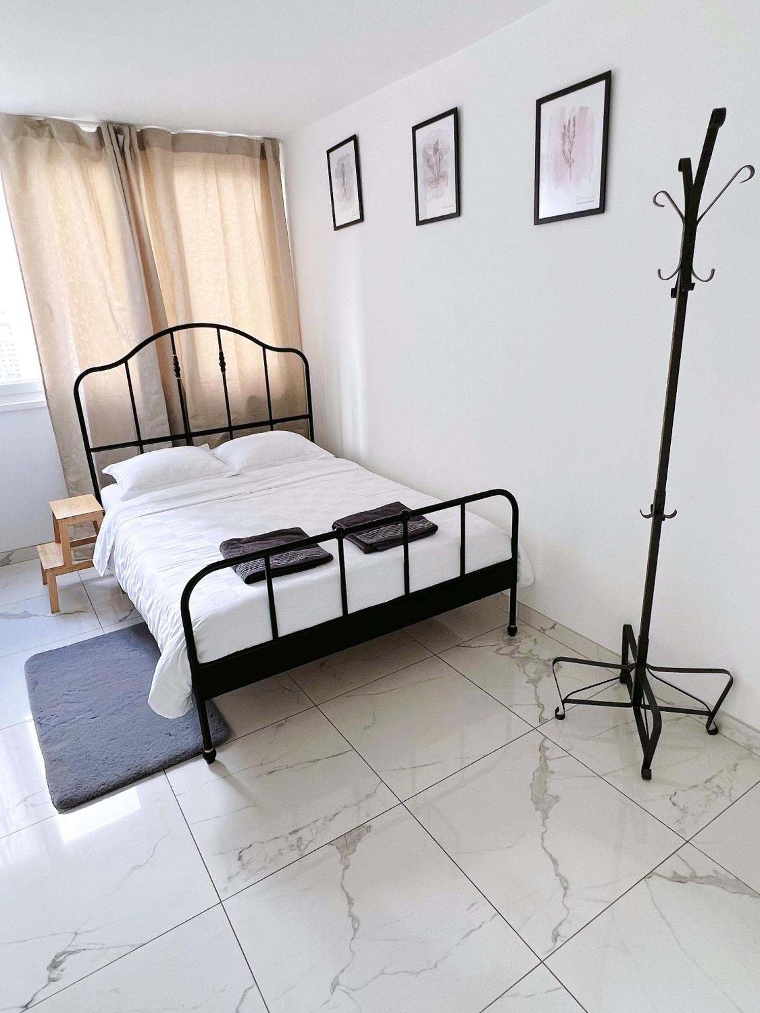 פריז Apartment Near Subway And Supermarket מראה חיצוני תמונה
